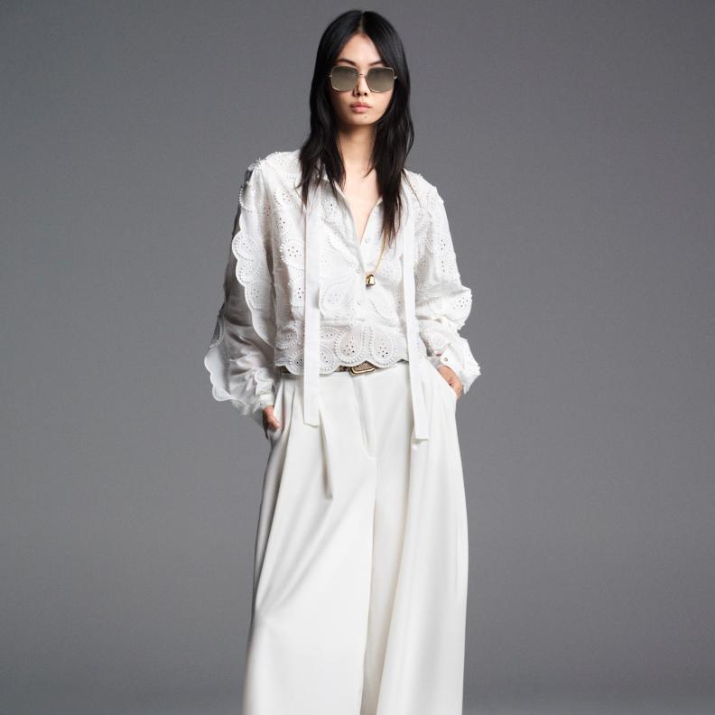 مجموعة ريزورت 2026 من إيلي صعب