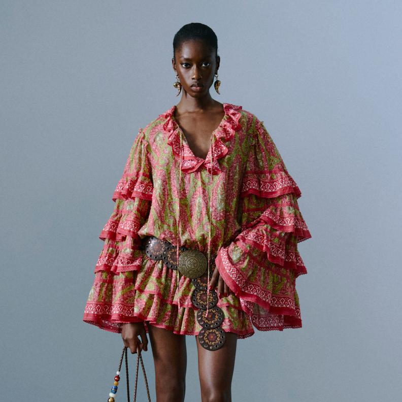 إطلالة من Etro