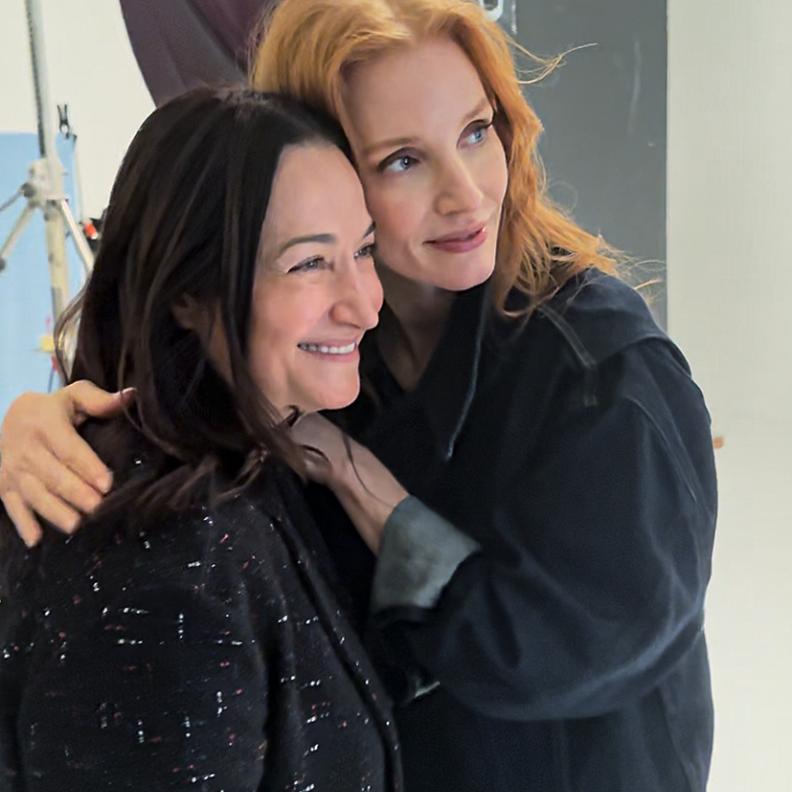 رئيسة التحرير مي بدر مع النجمة جيسيكا شاستين