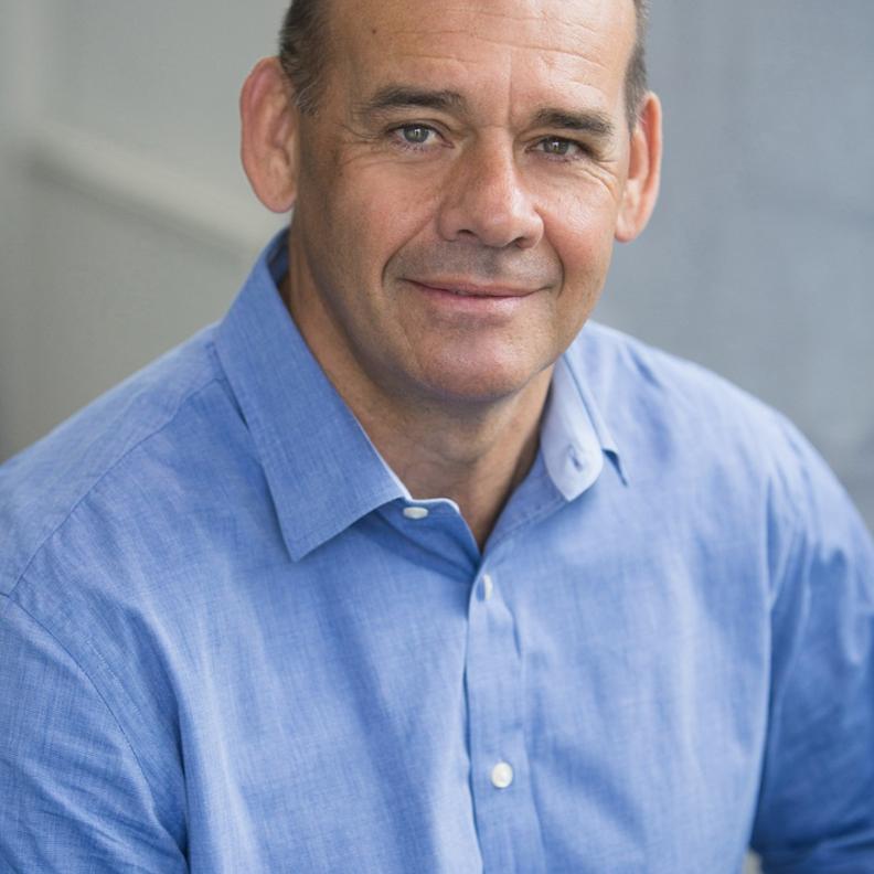 مارتن فيرن" Martin Fairn، الرئيس التنفيذي لشركة  Gazing Red2Blu