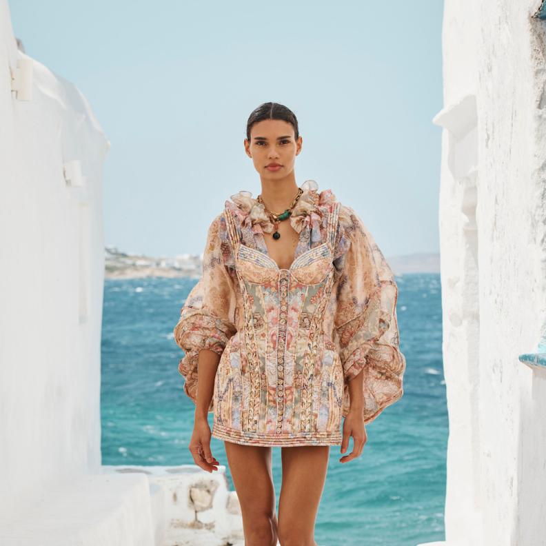 إطلالة من Zimmermann