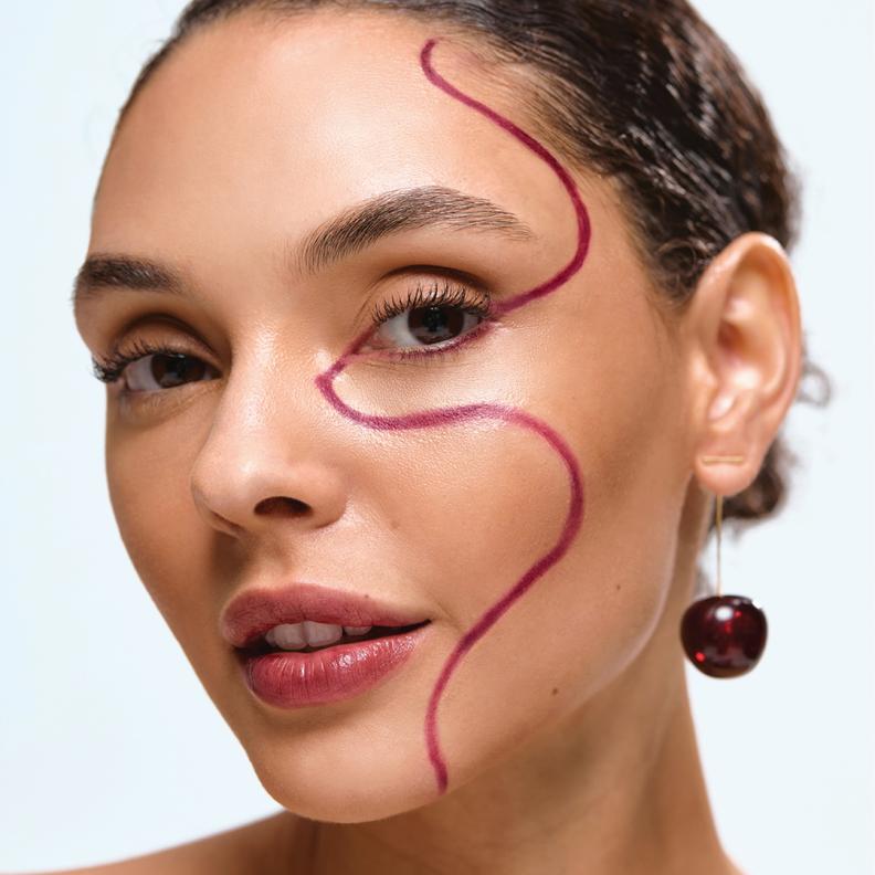 جربي الإطلالة الكورية للشفاه مع Benefit Cosmetics