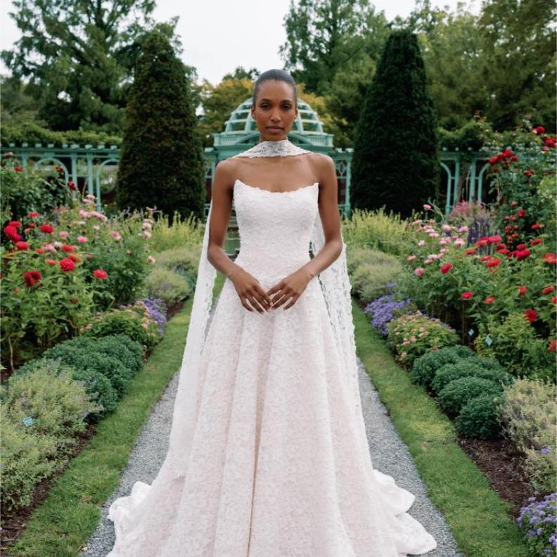 فستان زفاف ساريه نوري مع وشاح