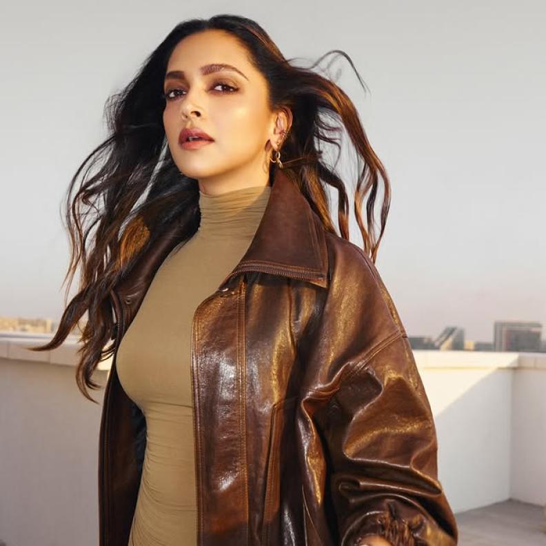 إطلالات أنيقة للشتاء تناسب سيدات الأعمال من وحي النجمات