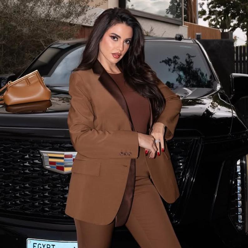 أسرار تنسيق الألوان الترابية بأسلوب النجمات من الكاجوال إلى السهرة