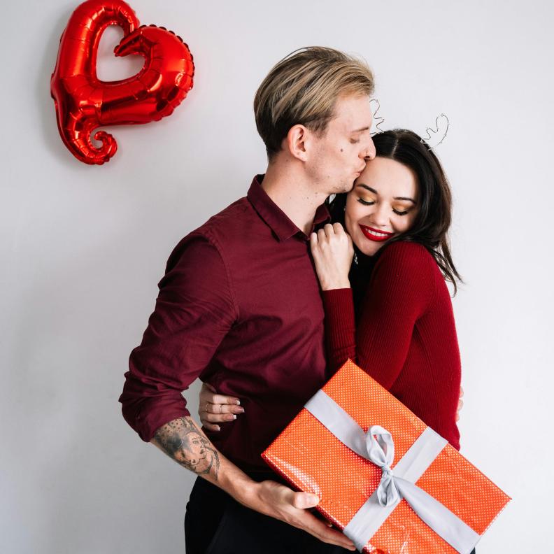 أجمل هدايا عيد الحب الشهية والمميزة