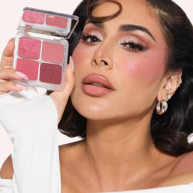 باليت Blush Filter من علامة HUDA BEAUTY أوّل باليت بلاش بودرة تحمل توقيع العلامة