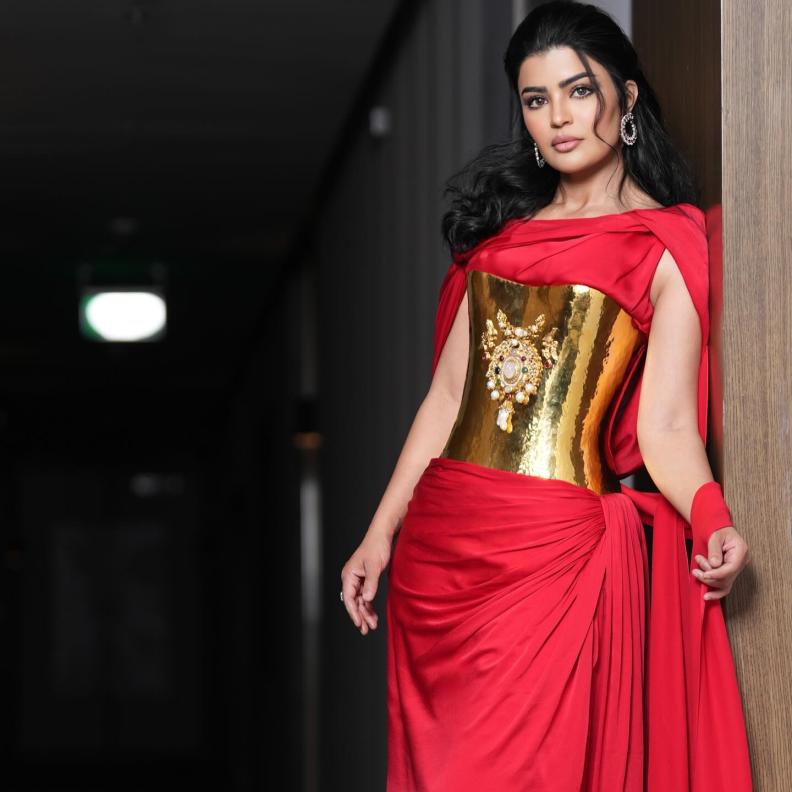   تنسيقات مجوهرات نجمات العرب مع اللون الأحمر تخطف الأنظار بمناسبة عيد الحب