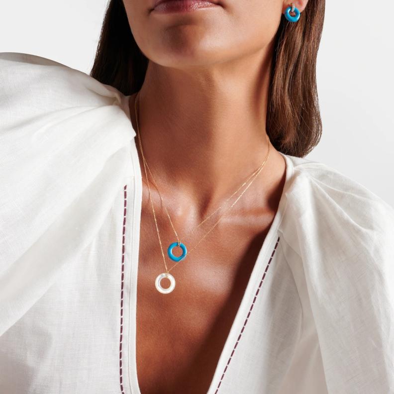 حجر الفيروز الساحر يزين إطلالتك في رمضان 2026 بأناقة روحانية