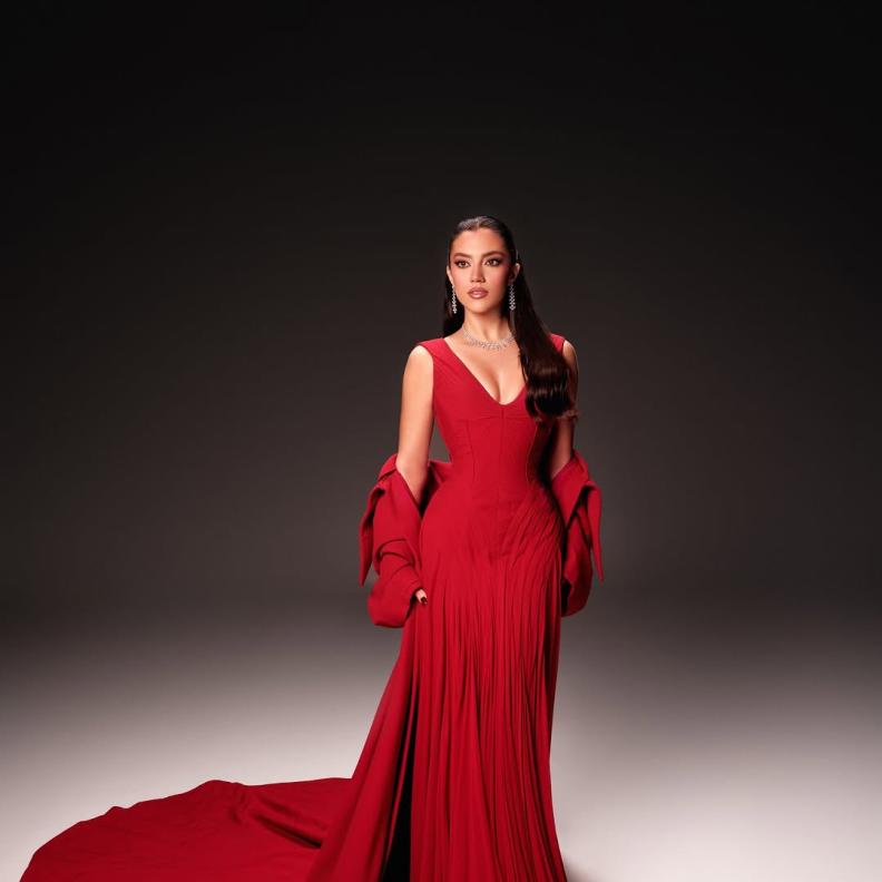 ستيفاني صليبا بفستان أحمر من جورج حبيقة