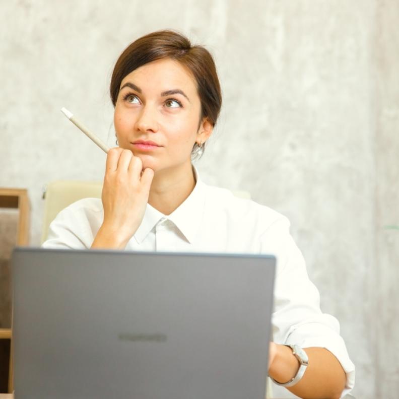 كيف تتغلبين على الشك الداخلي وتدركين قيمتكِ الحقيقية؟