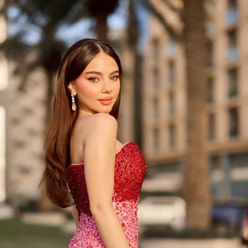 الفنانة بيسان اسماعيل