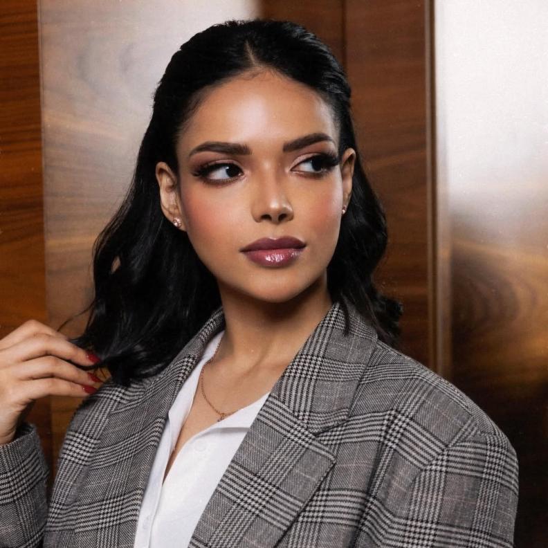  الممثلة السعودية ريم صفية