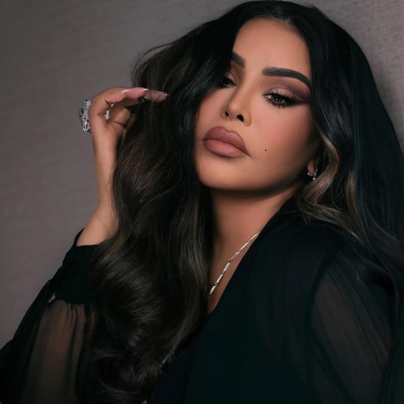 النجمة أحلام