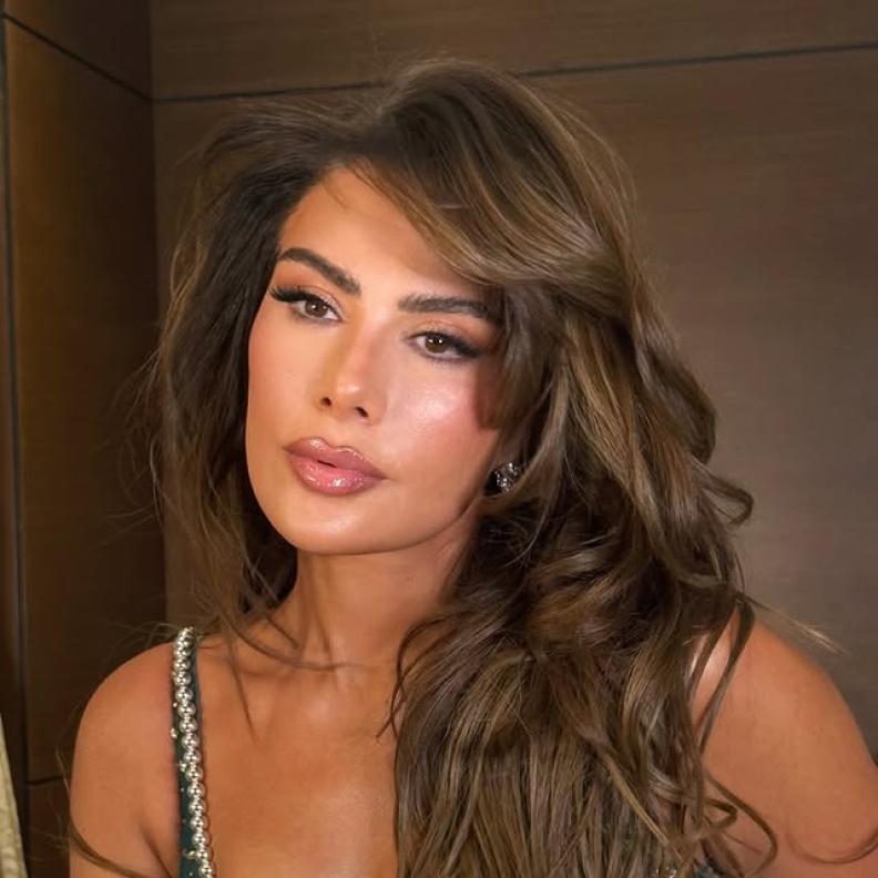 صبا مبارك صورة من خبيرة التجميل دانا خضر