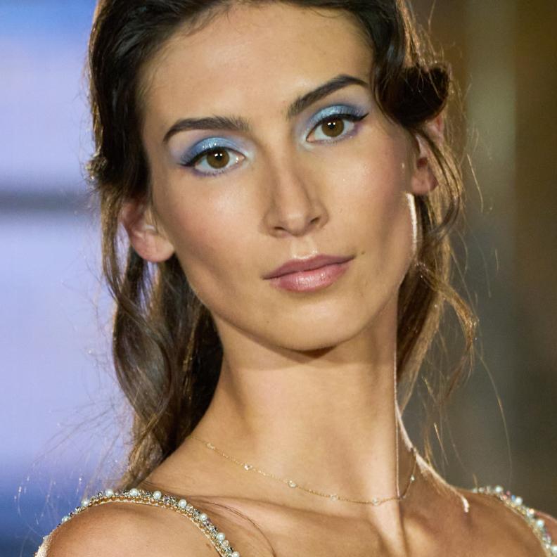 صيحة الـDenim Makeup  مع الظلال الفاتحة من دار Andrew Kwon