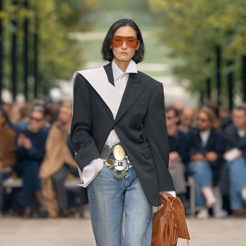 إطلالة من Celine