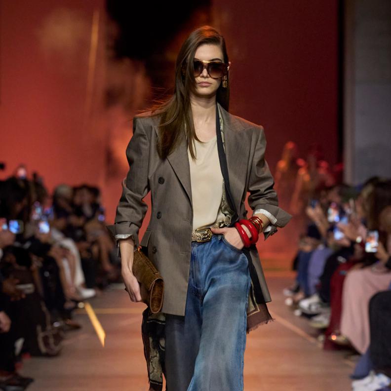 إطلالة من Elie saab