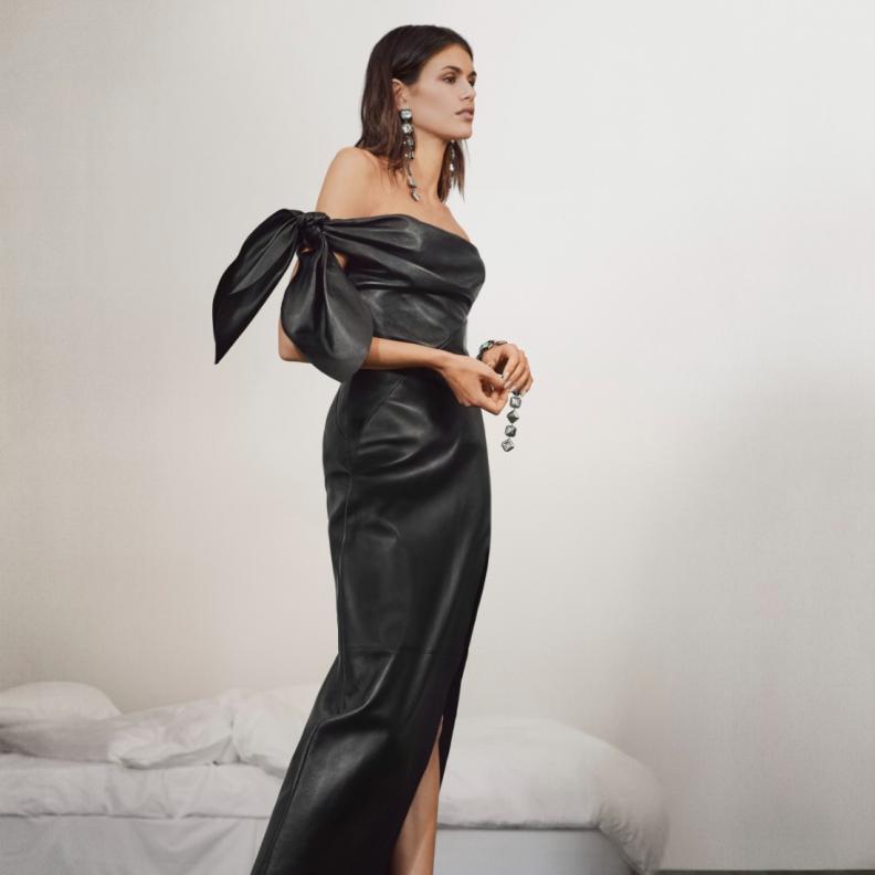 كايا جيربير ‏في حملة Givenchy‏ ‏