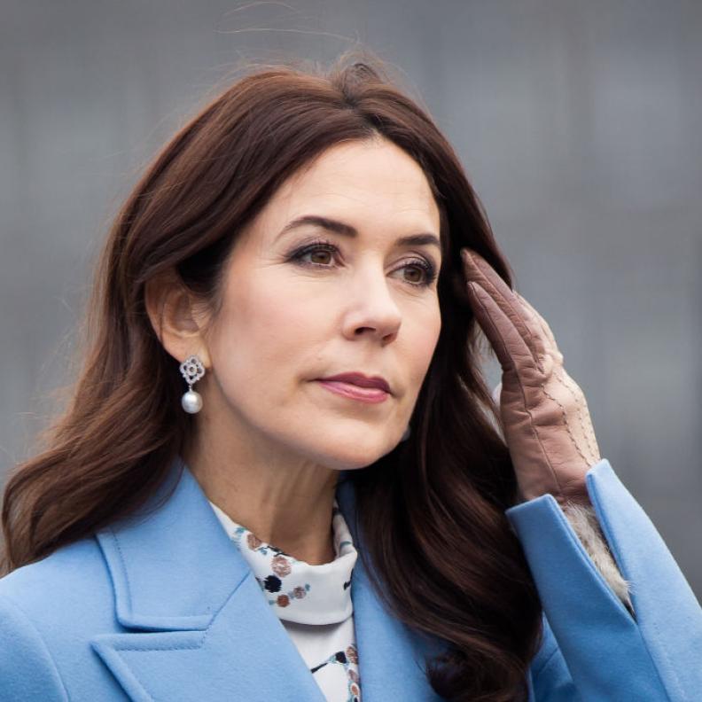 لؤلؤة الدنمارك تتخلى عن خصلاتها الطويلة: الملكة ماري تبتكر "نيو لوك"