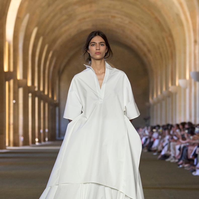 إطلالة من Jacquemus