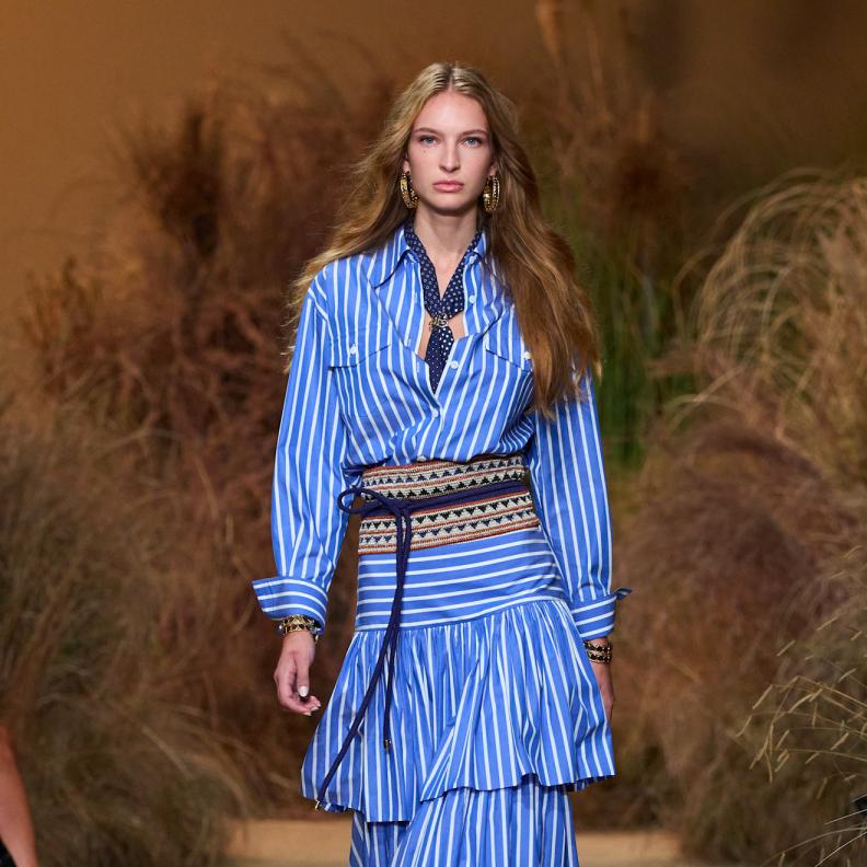 إطلالة من Luisa Spagnoli