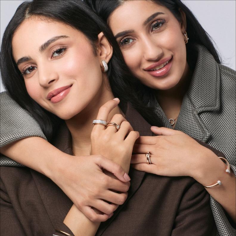 روابط تتلألأ مع ‏Pomellato‏... جلسة تصويرية خاصة بـ"هي" تجسّد روح مجموعة ‏TOGETHER