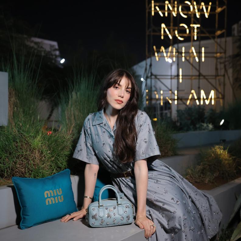 ‏"ميو ميو" تقدّم ‏Sunset to Sunrise