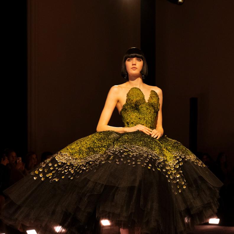 باريس في موسم الأحلام: هندسة الخيال وفتنة الجمال في موسم كوتور ربيع 2026