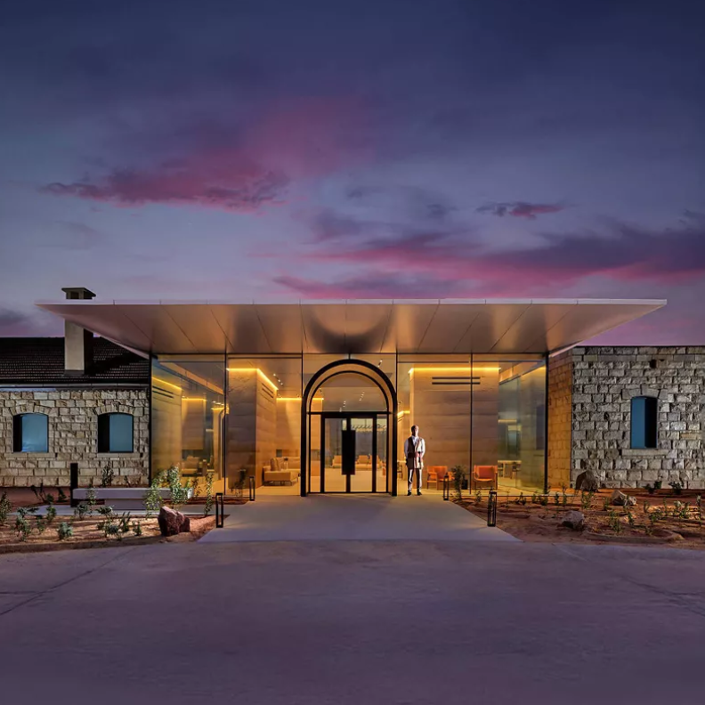 7 مطاعم فاخرة في العلا تمنحك إفطارًا رمضانيًا بإيقاع هادئ وأجواء ساحرة