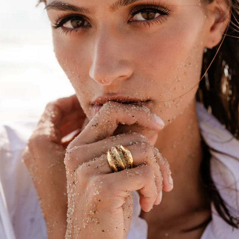 Triple Ring من Christina Caruso