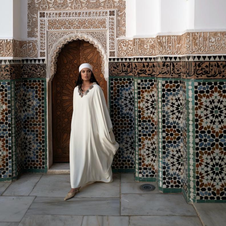  قفطان أبيض من abadiaofficial