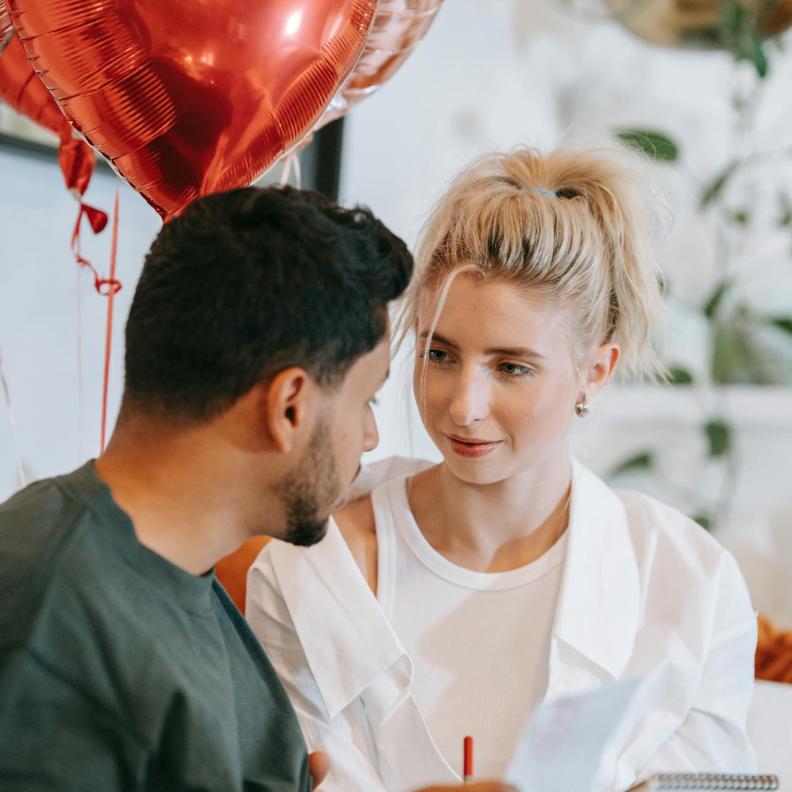 شعار عيد الحب 2026: صحتكم معًا هي استثمار في مستقبلكم المشترك بهذه العادات