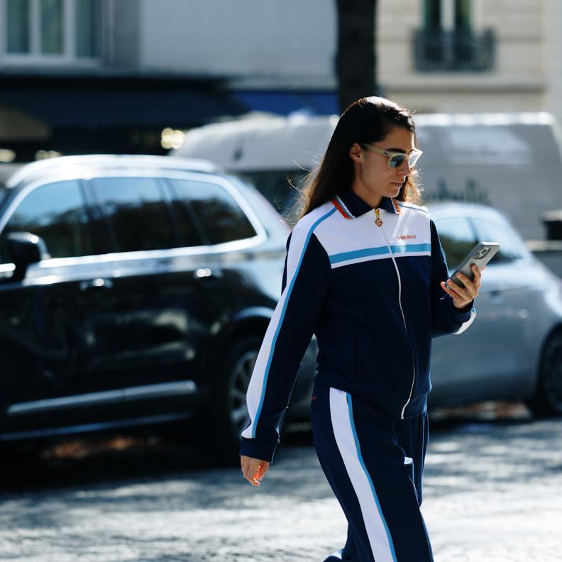 سراويل التراك سوت تعود بقوة مع جيل زد في صيف 2026‏