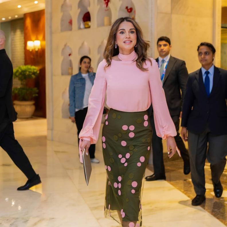 الملكة رانيا العبدالله بإطلالة من ‏Fendi