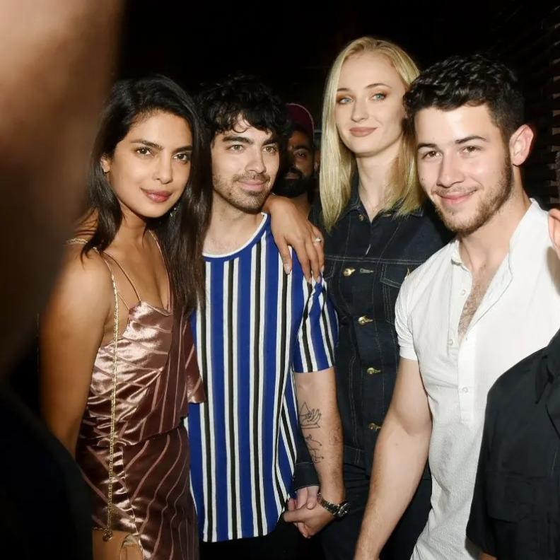 بريانكا تشوبرا Priyanka Chopra وصوفي تيرنر Sophie Turner