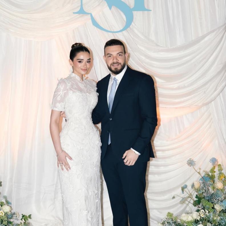 تألقت ملك احمد زاهر بإطلالة عرائسية بيضاء 