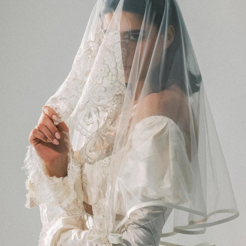 عروس نور عزازي