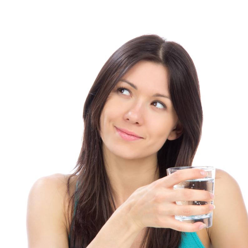 كم كمية الماء التي يجب شربها يومياً؟