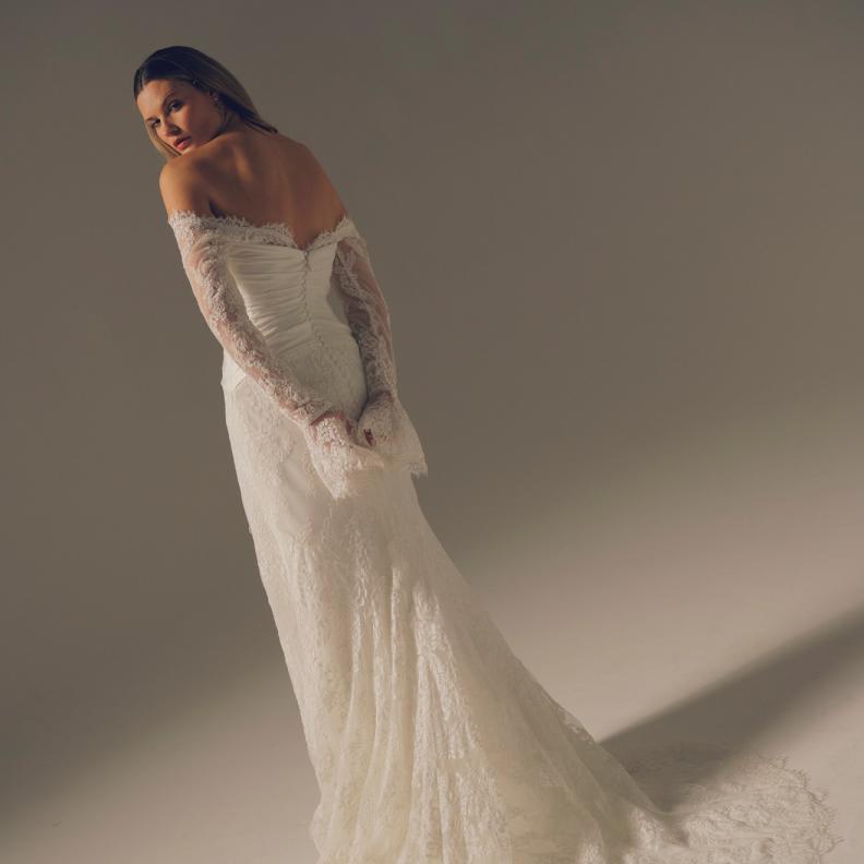 فستان زفاف ناعم من دار  Hera Couture