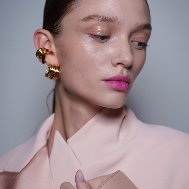 ألوان أحمر شفاه زهري ومات من دار Elisabetta Franchi