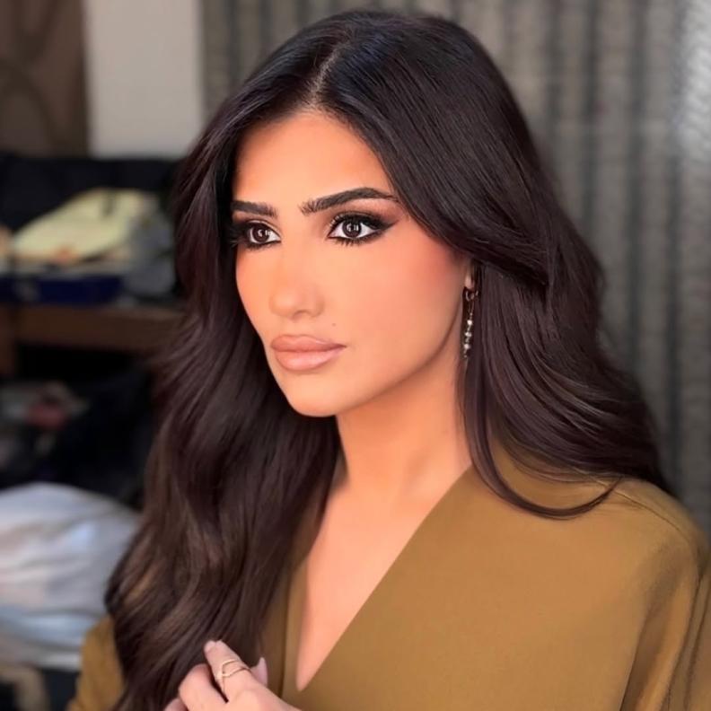 تحرص مي عمر على إزاله المكياج وتنظيف البشرة باستمرار