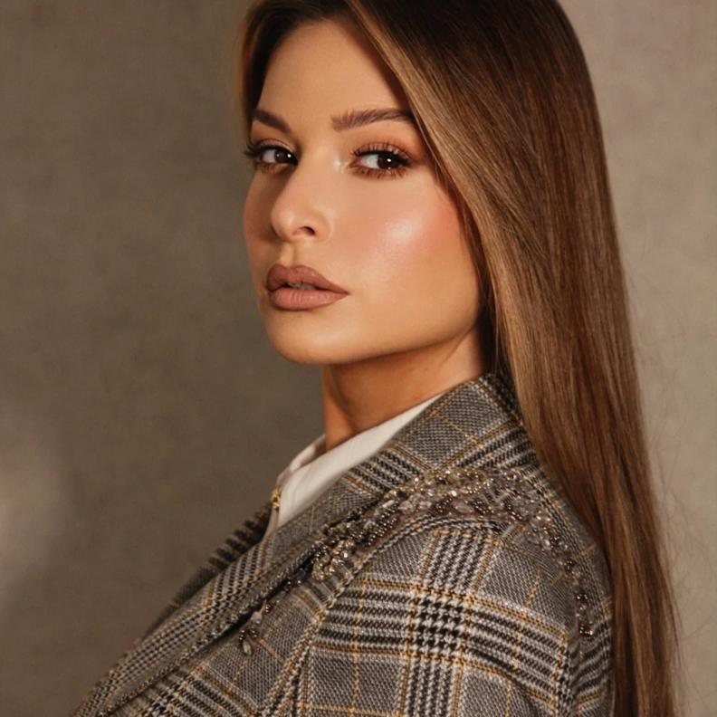 رسمات المكياج البني العريض- الصورة من حساب المصوّر مارك مارون على انستغرام