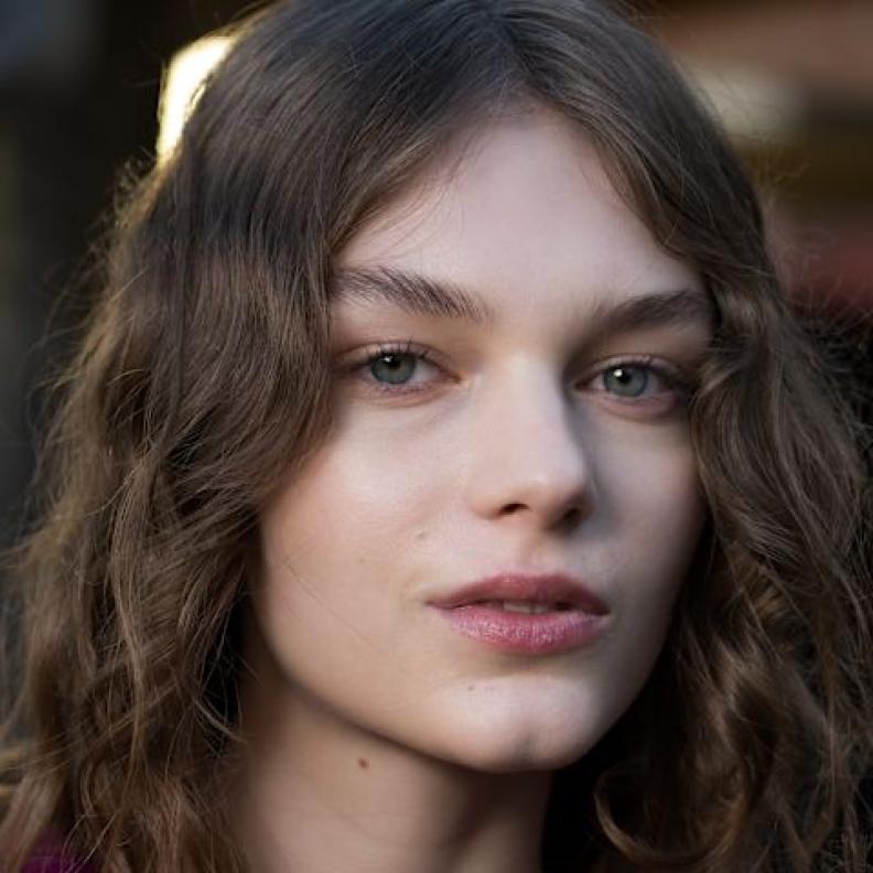 أطعمة يجب أن تتجنبيها إذا أردتِ بشرة خالية من حب الشباب