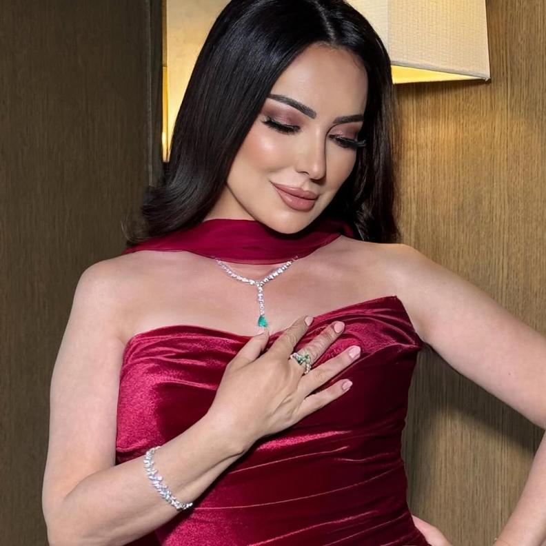 تزامناً مع عيد ميلادها ... أمل عرفة بإطلالات مميزة بين الكلاسيكية والعصرية