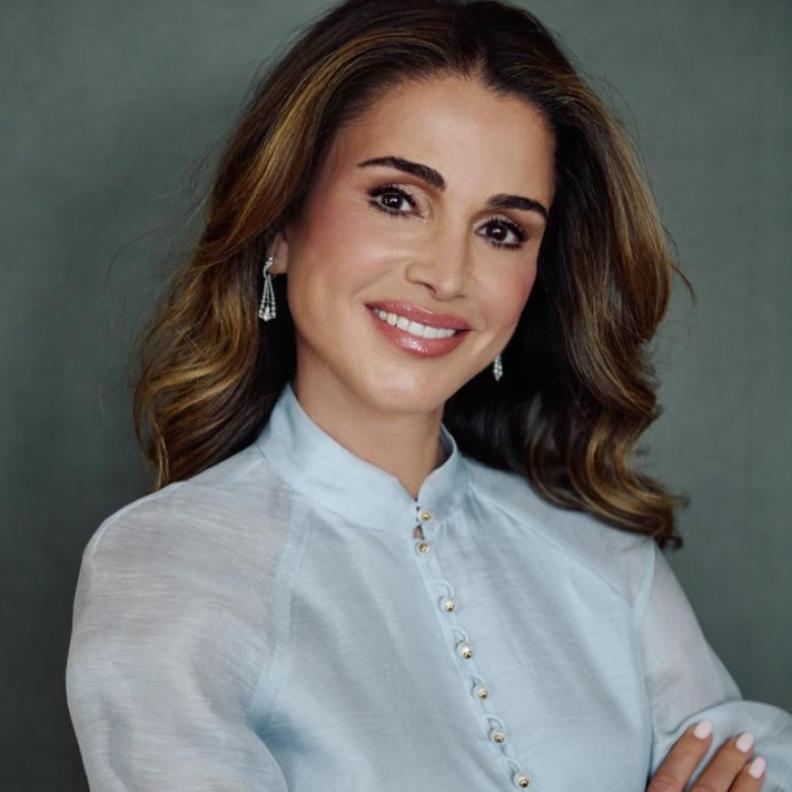 الملكة رانيا تخطف الأنظار بإطلالات جمالية متجددة من المكياج للشعر