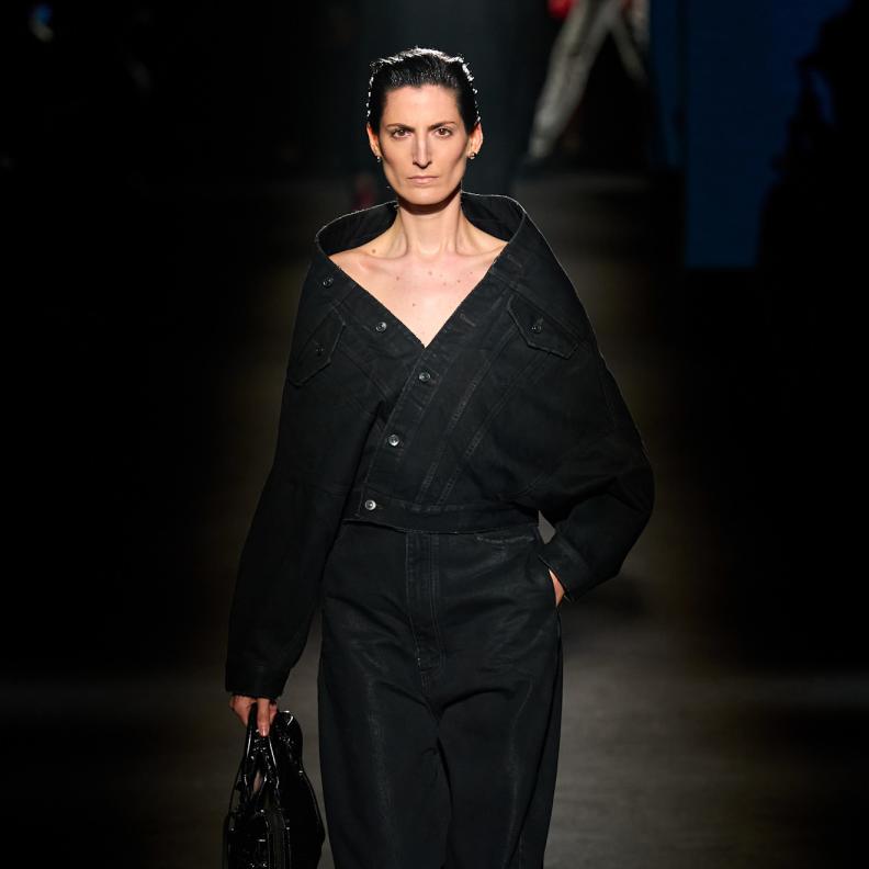 حين يتشكل الضوء داخل الظلال في مجموعة Balenciaga خريف وشتاء 2026 للملابس الجاهزة