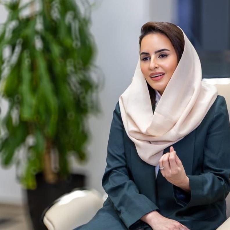 ديمة اليحيى أول امرأة وأول عربية تفوز بجائزة "قمة مونتغمري لدبلوماسية التكنولوجيا"