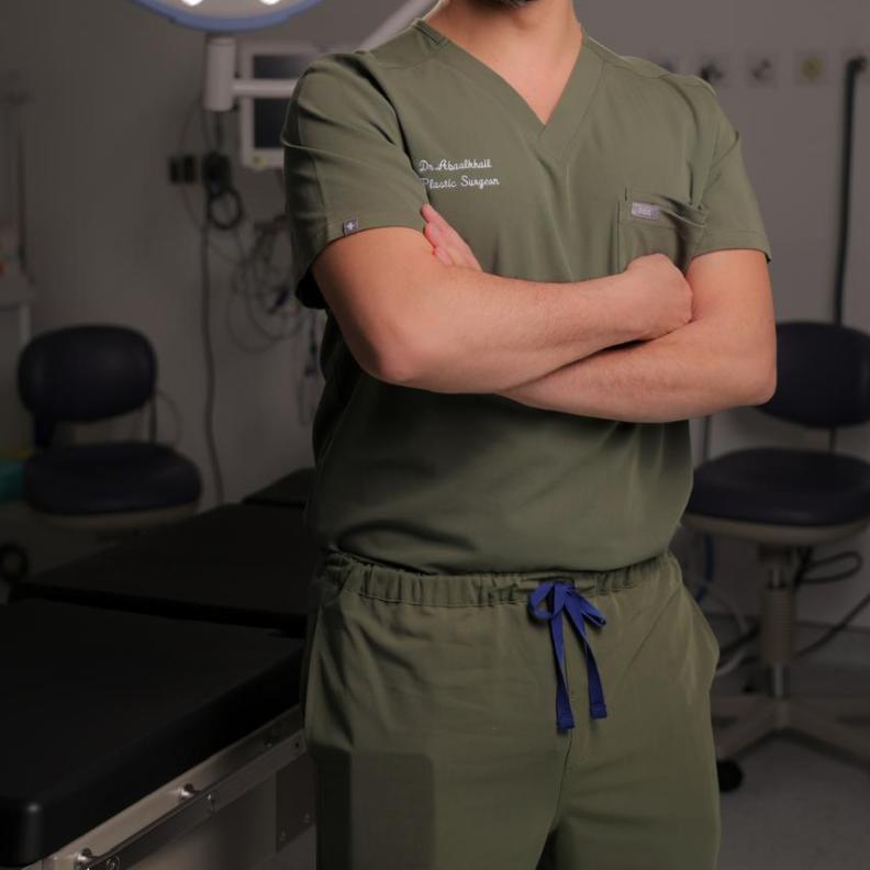 خاص لـ"هي": د. عبدالعزيز أبا الخيل يوضح كل ما يجب معرفته عن عمليات Mommy Makeover  