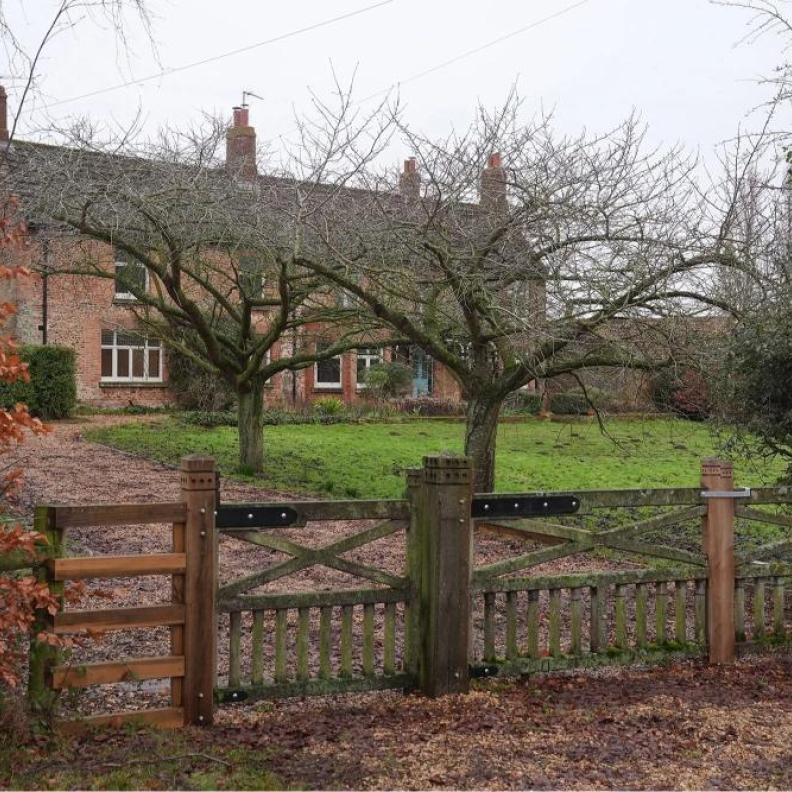 كواليس التجهيزات الهندسية لمنزل أندرو